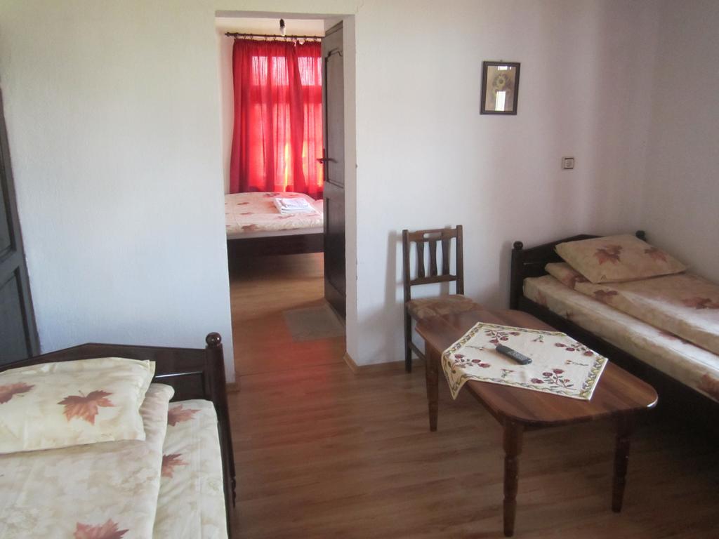 Guest House Popov Marchevo Екстер'єр фото