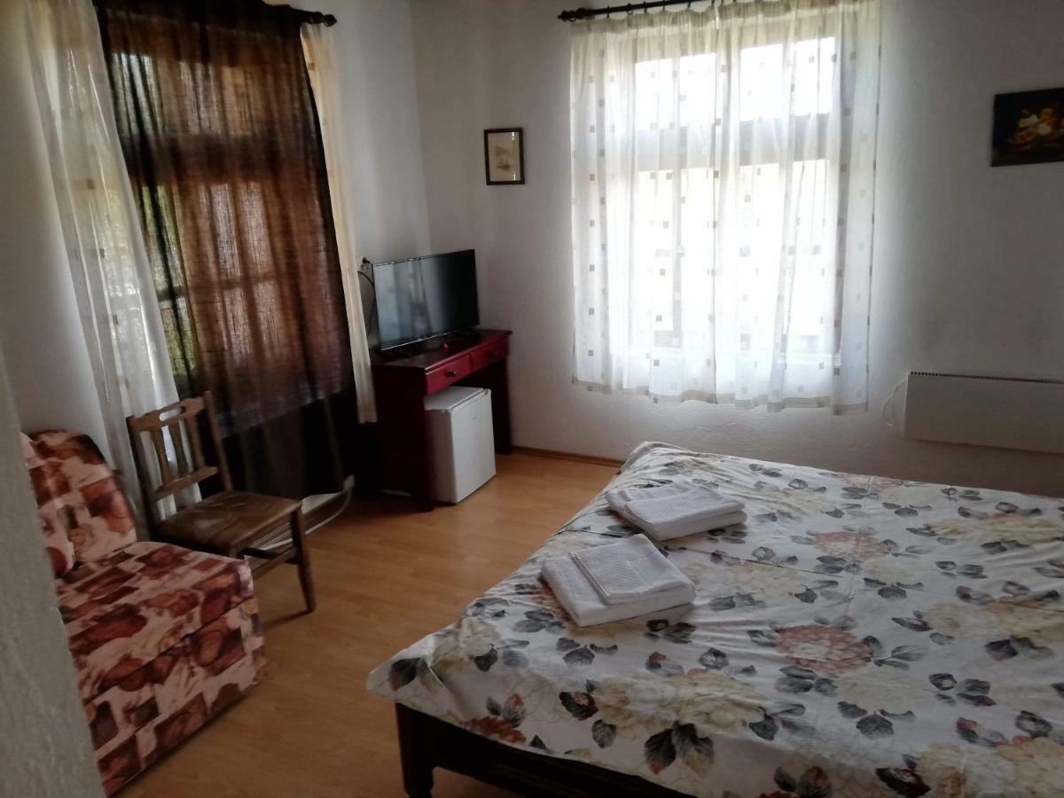 Guest House Popov Marchevo Екстер'єр фото